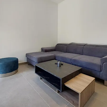 2 Bedroom Beautiful In Luka *