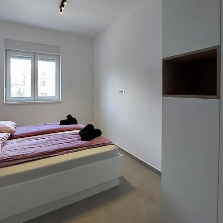 Apartament 2 Bedroom Beautiful In Luka