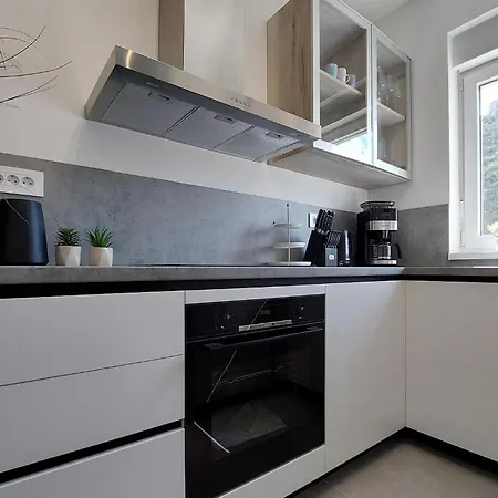 2 Bedroom Beautiful In Luka Apartament *