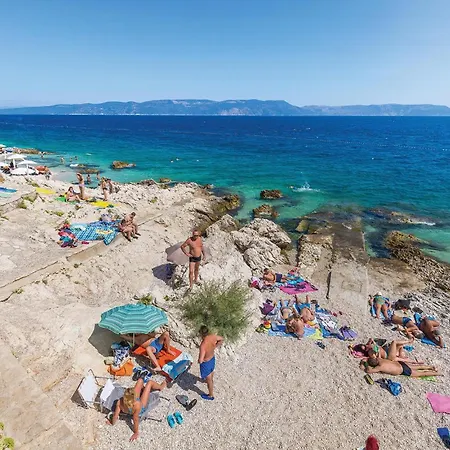 2 Bedroom Beautiful In Luka Apartament Plomin