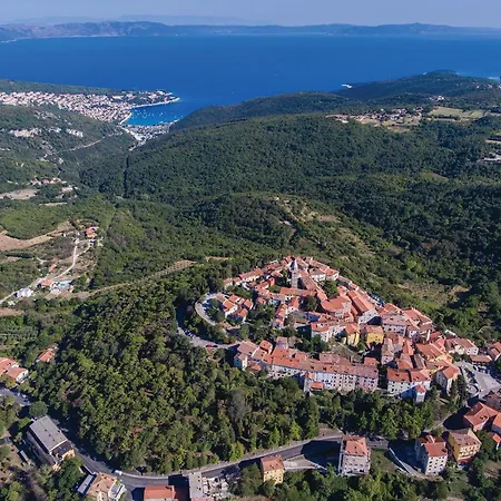 2 Bedroom Beautiful In Luka *